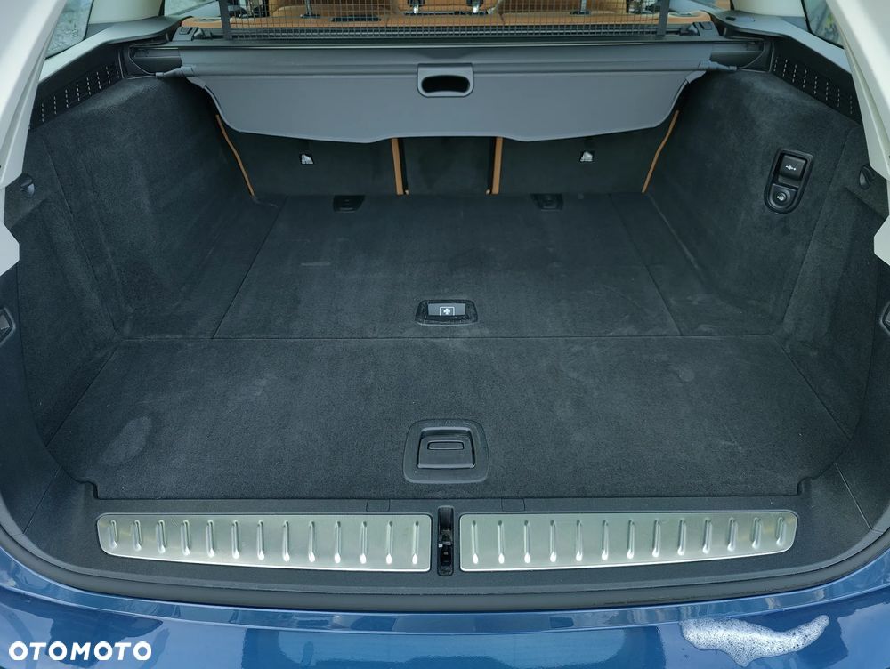 BMW Seria 5 540d xDrive mHEV - 21