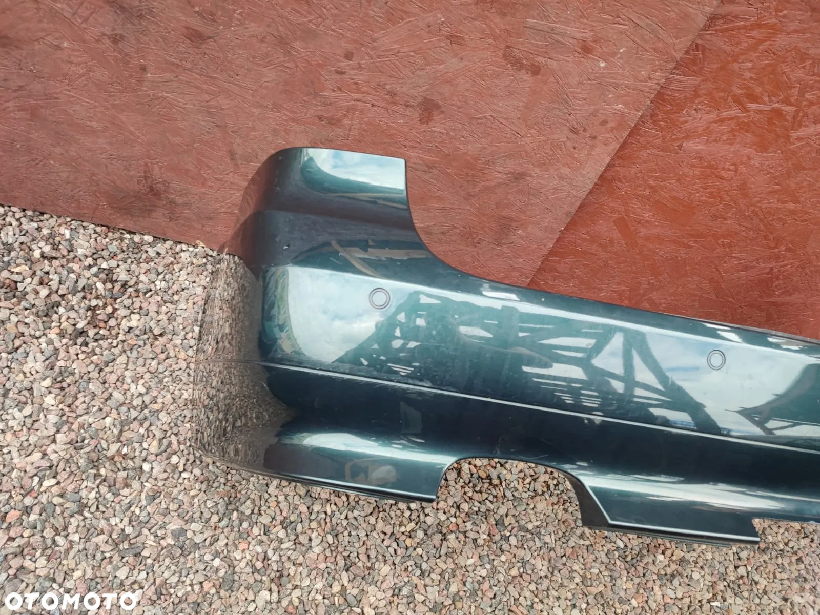 BMW E61. ORYGINALNY KOMPLETNY ZDERZAK TYŁ + CZUJNIK PDC POD HAK WESTFALIA, W KOL. TIEFGRUEN METALLIC O KODZIE LAK. A43 O NR: 0 306 983 OEM. W DOBRYM STANIE. - 2