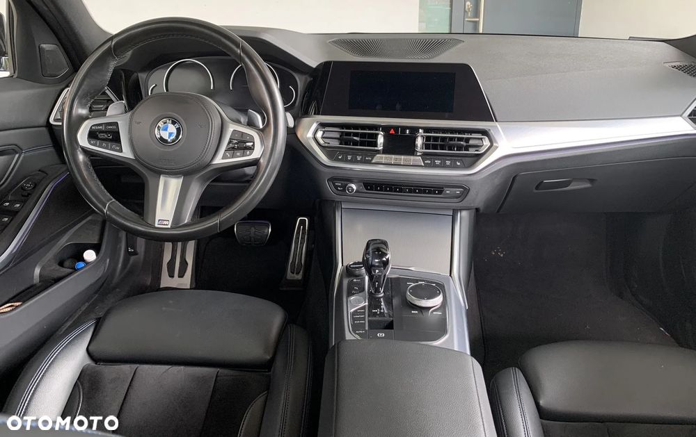 BMW Seria 3 320d xDrive M Sport - 15