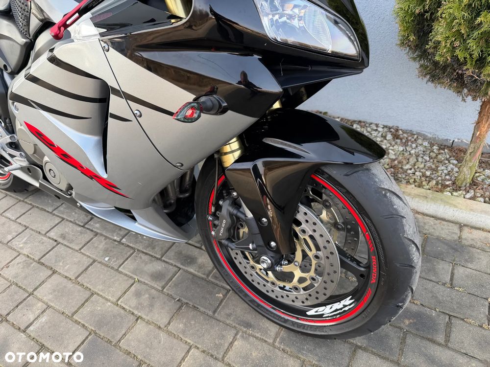 Honda CBR - 11