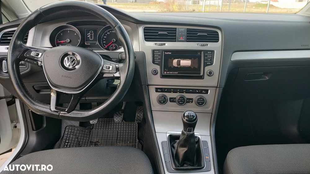 Volkswagen Golf 1.6 TDI BlueMotion Comfortline - 12