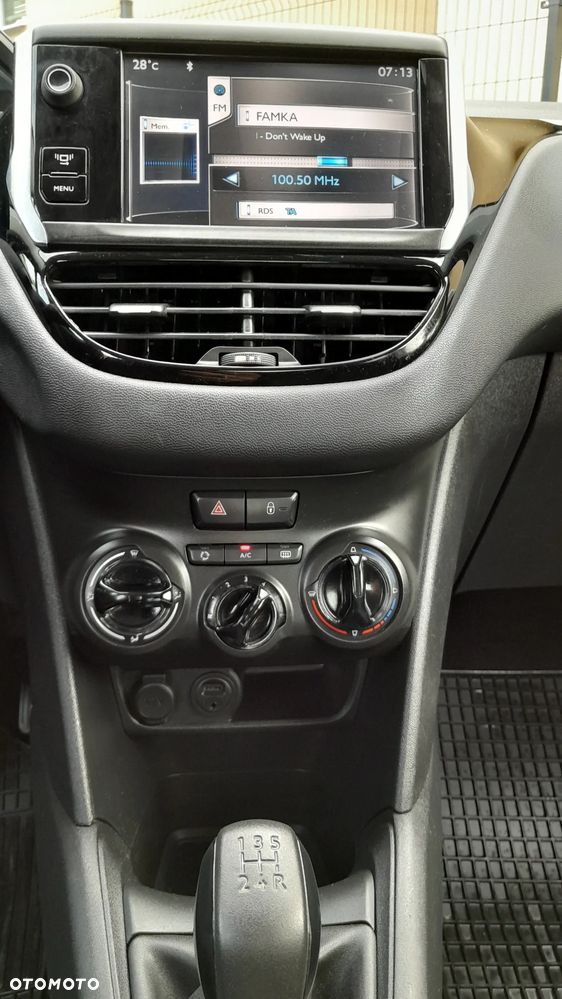 Peugeot 208 - 20