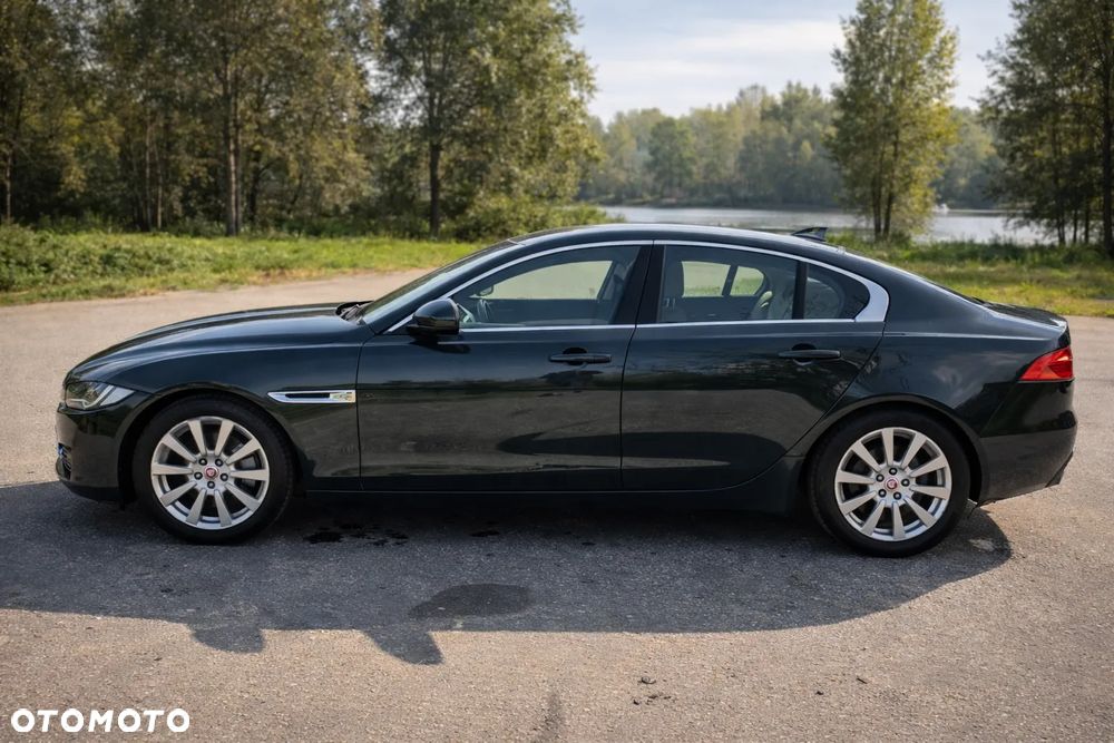 Jaguar XE 2.0 D AWD R-Sport - 8