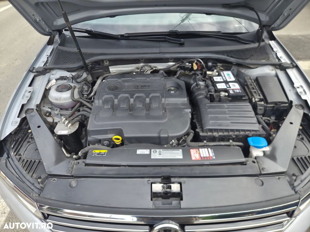 Volkswagen Passat 2.0 TDI DSG 4Motion Comfortline - 13