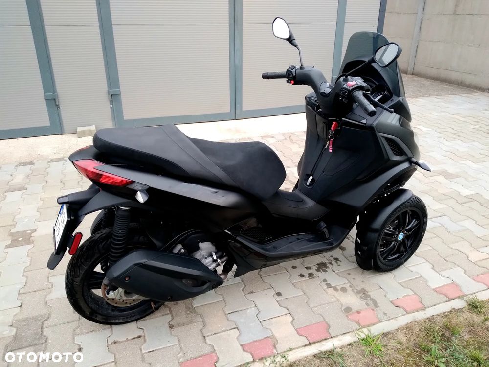 Piaggio MP-3 - 10