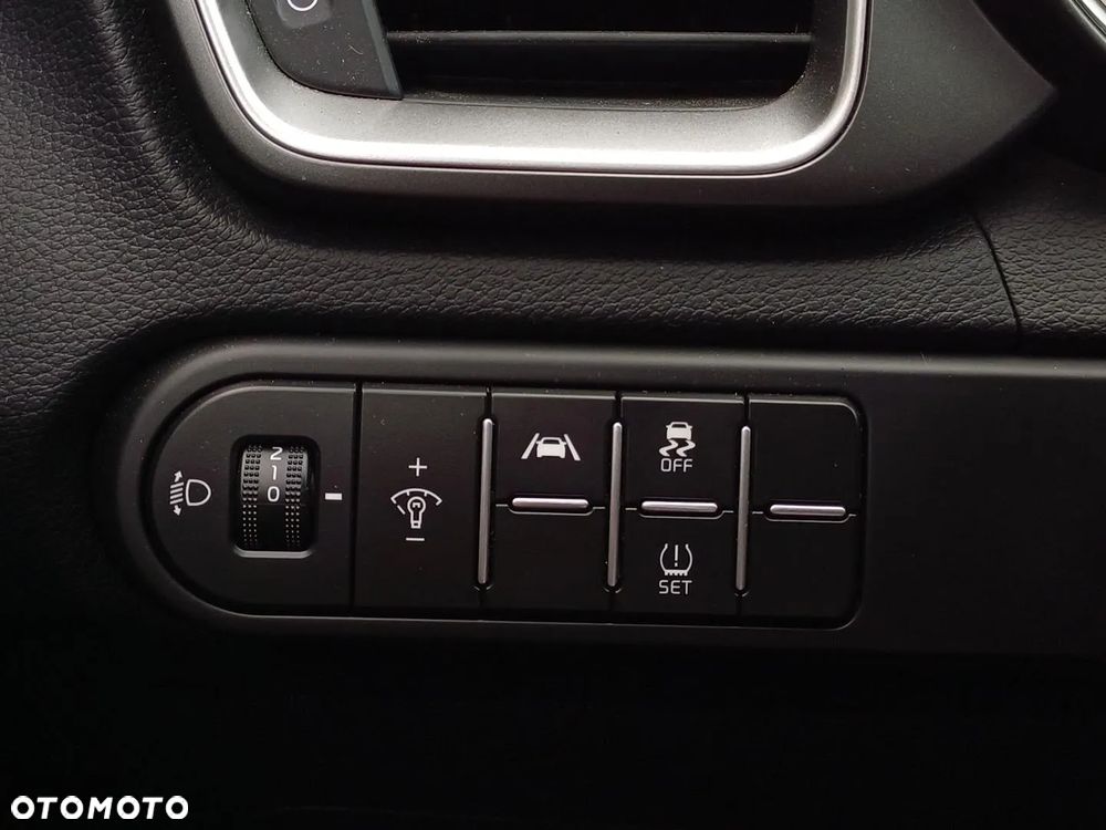 Kia XCeed 1.5 T-GDI M DCT - 24