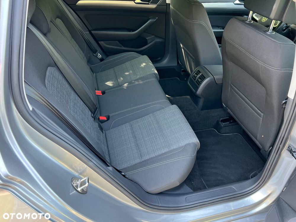 Volkswagen Passat Variant 1.5 TSI EVO Business DSG - 24