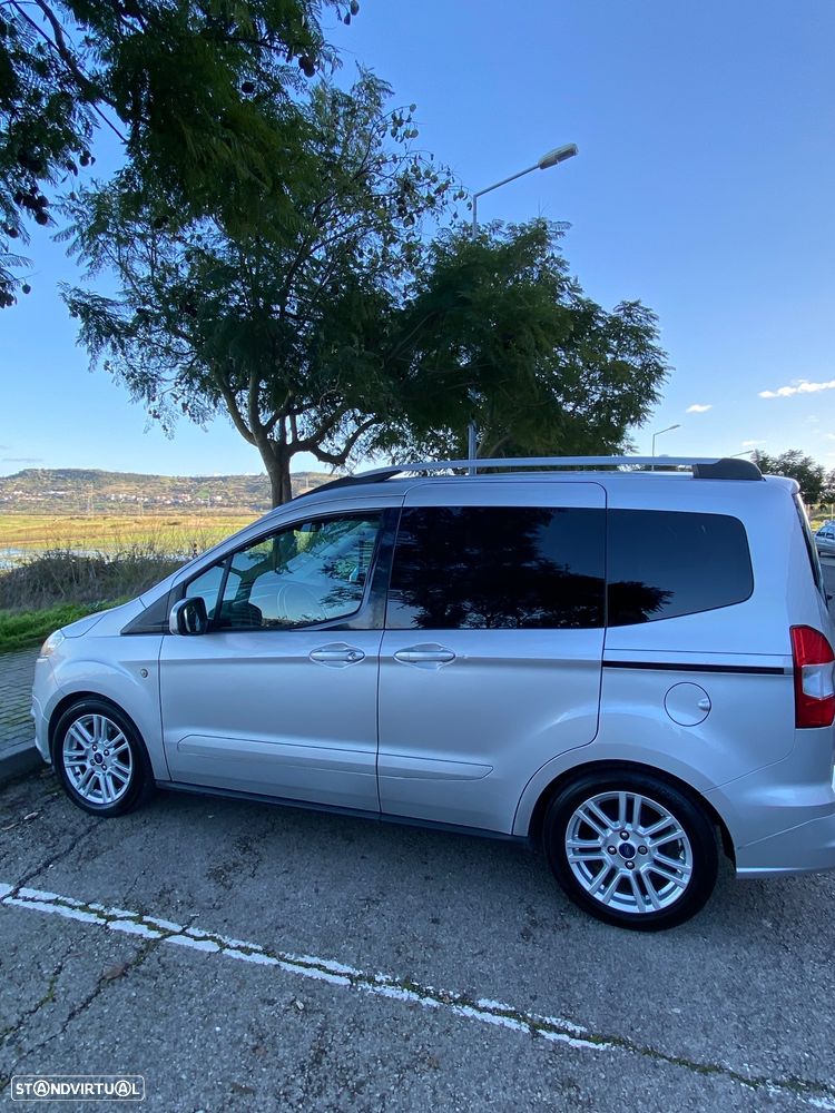 Ford Tourneo Courier 1.5 TDCi Titanium - 3