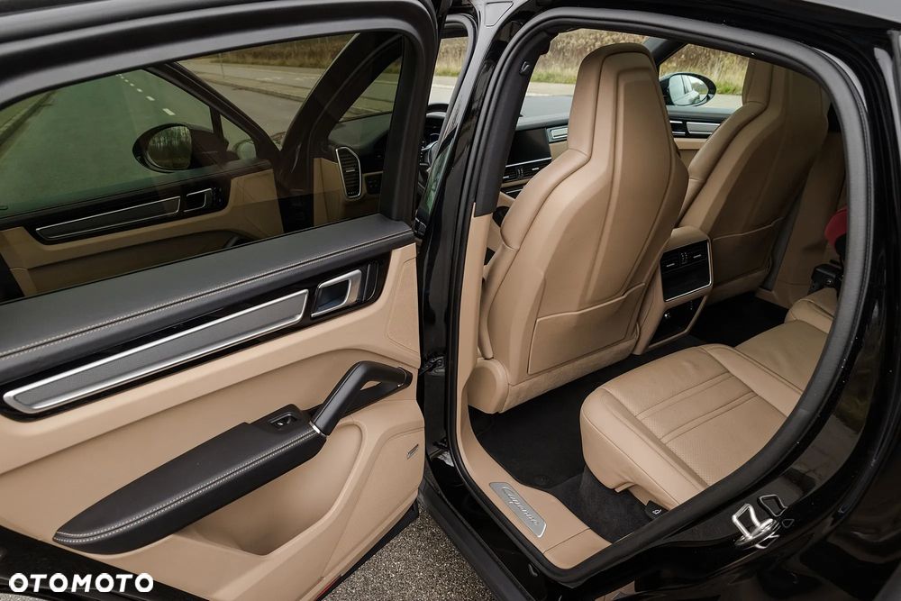 Porsche Cayenne Platinum Edition - 11