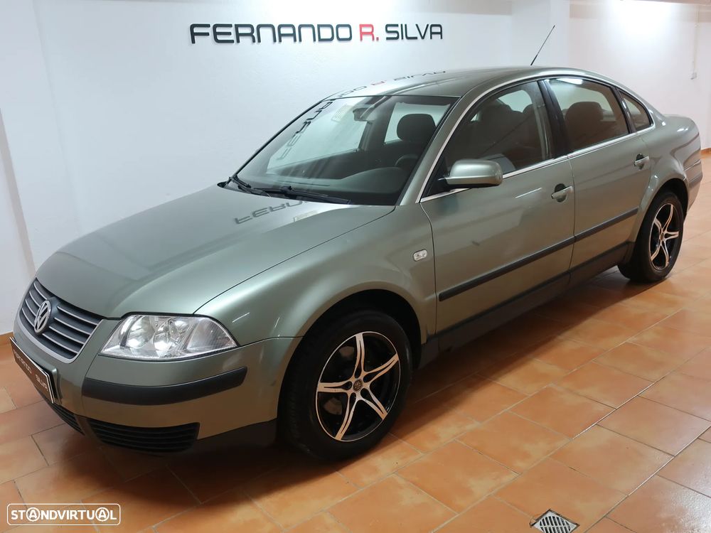 VW Passat 1.9 TDi Confortline - 2