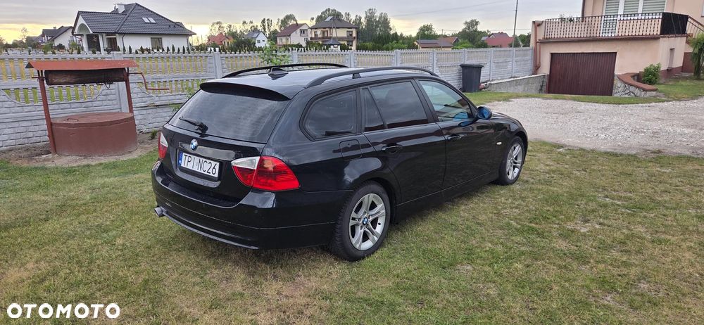 BMW 318D 2008 photo 3
