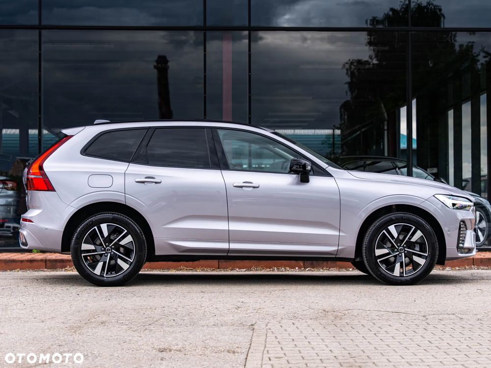 Volvo XC 60 B5 B AWD Plus Dark - 16