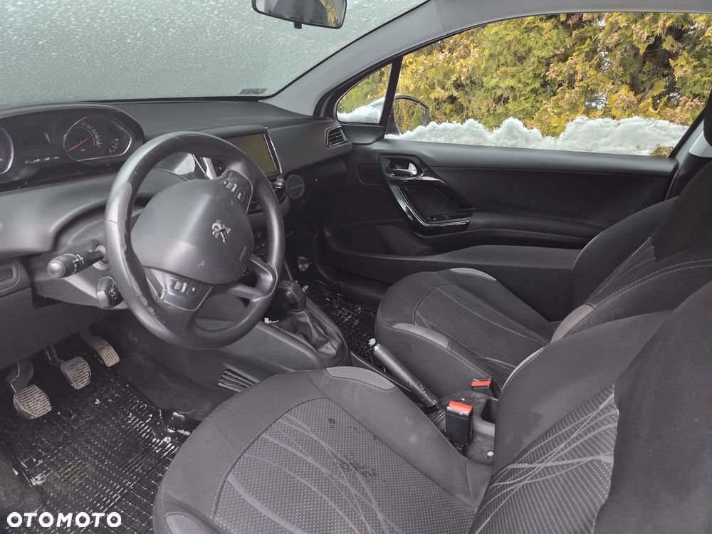 Peugeot 208 e-HDi 92 Stop&Start Allure - 29