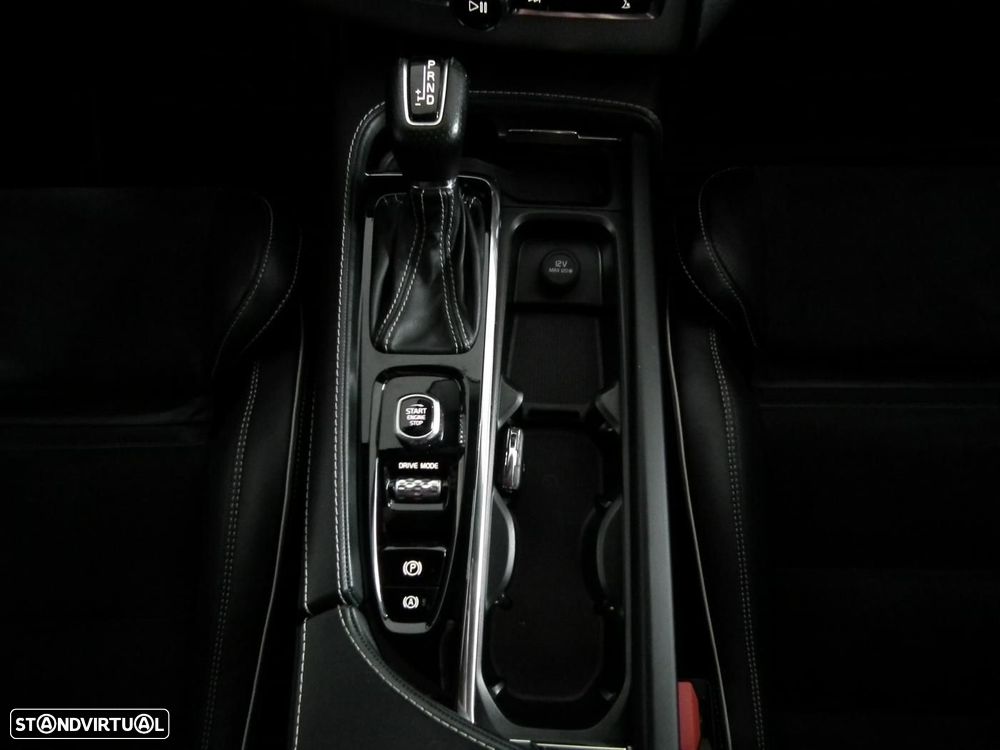 Volvo XC 90 2.0 D4 R-Design - 22