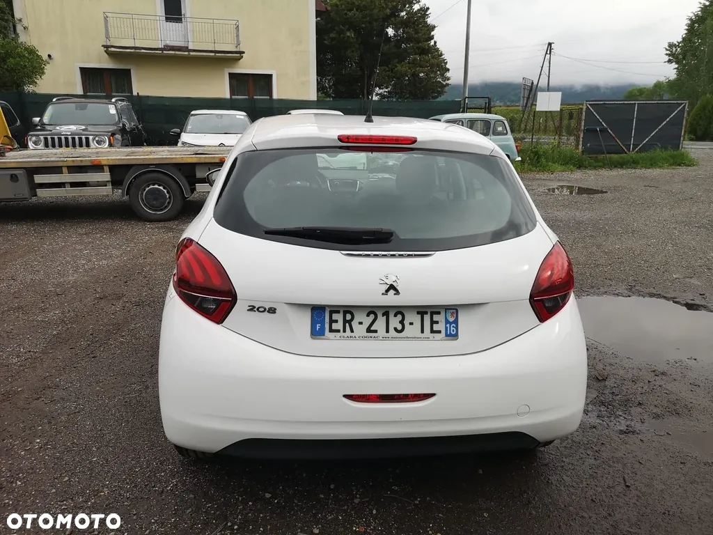 Peugeot 208 1.6 BlueHDi Active S&S - 10