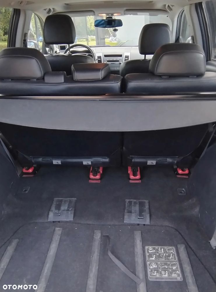 Mitsubishi Outlander - 13
