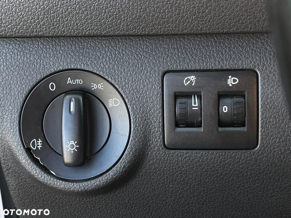 Volkswagen Caddy Maxi - 28