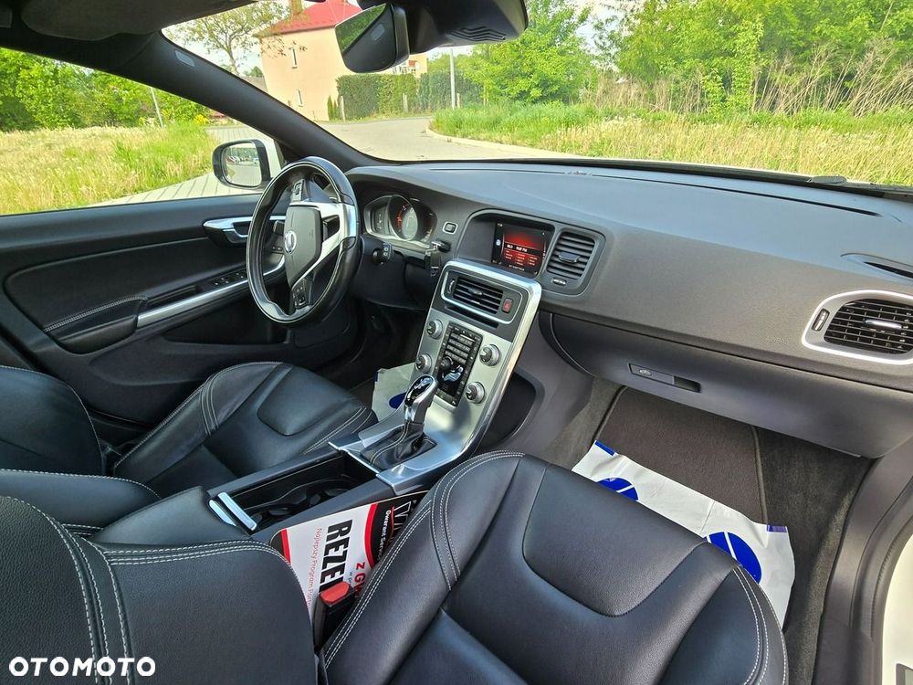 Volvo V60 D2 Geartronic Summum - 25