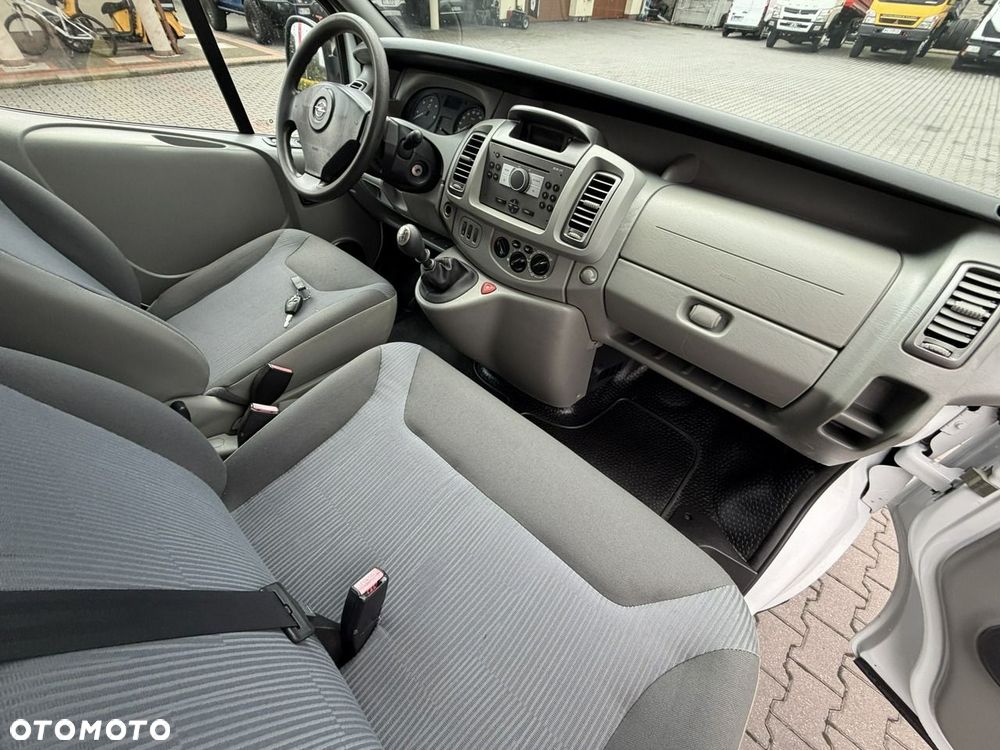Opel Vivaro - 16