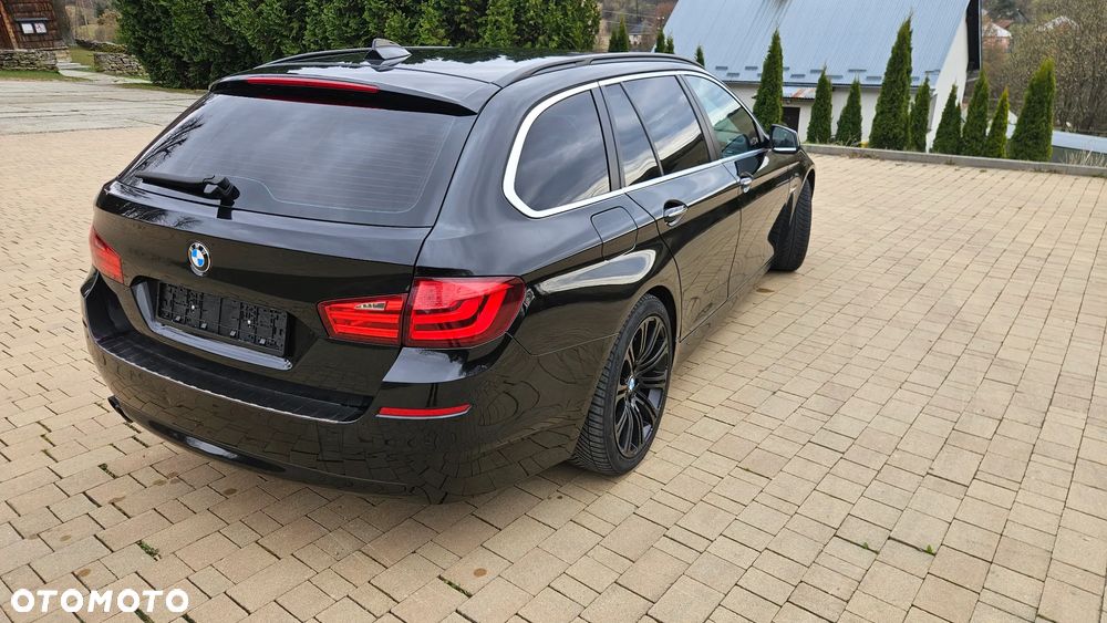 BMW Seria 5 525d xDrive Sport-Aut Modern Line - 7
