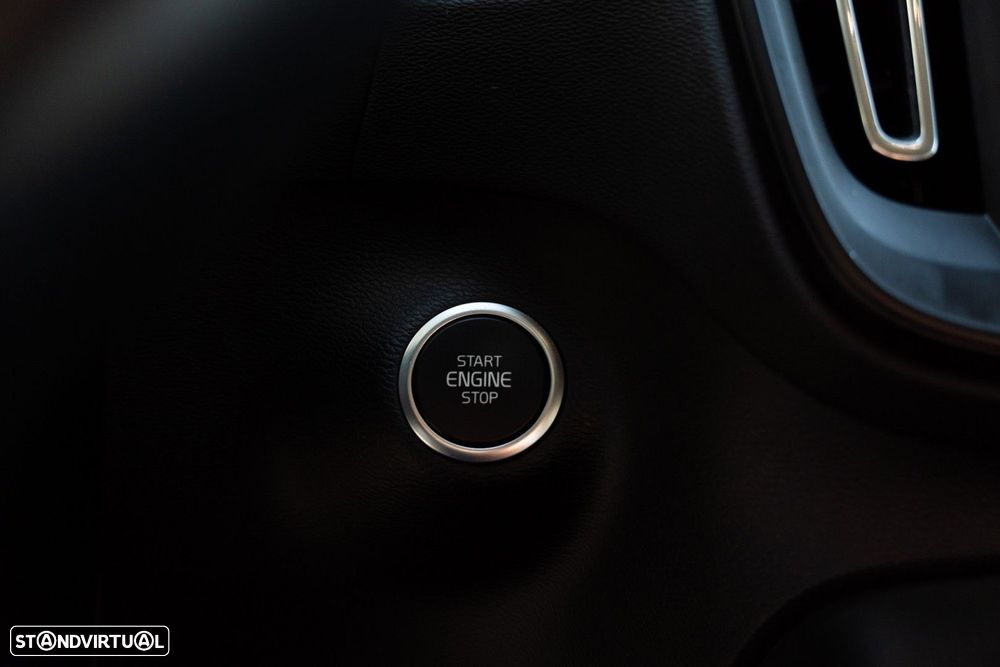 Volvo XC 40 1.5 T3 Tech Edition - 39