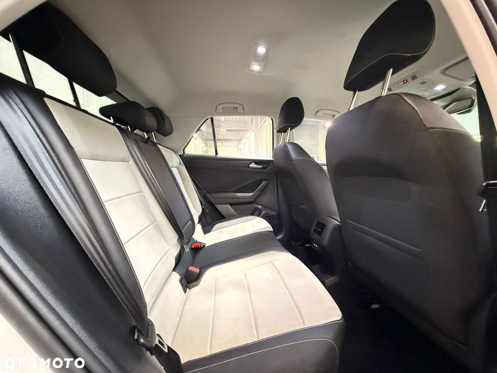Volkswagen T-Roc 1.5 TSI Style - 24