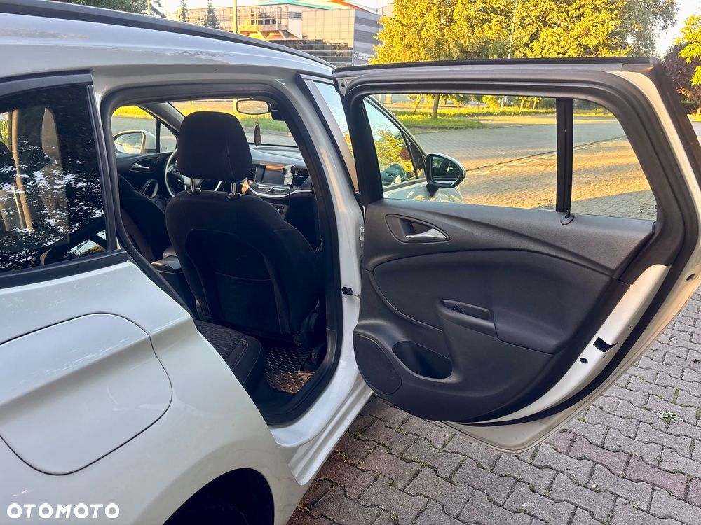Opel Astra 1.6 CDTI Enjoy - 9