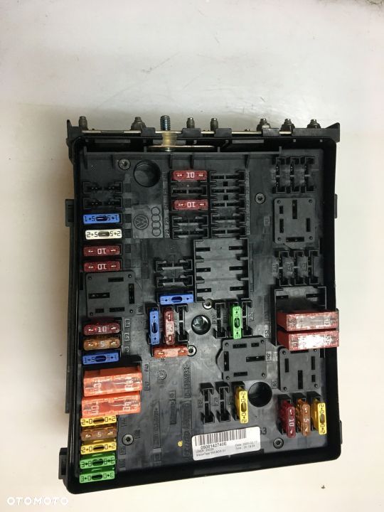 SKRZYNKA BEZPIECZNIKÓW A3 8P GOLF V 1K0937124K - 5