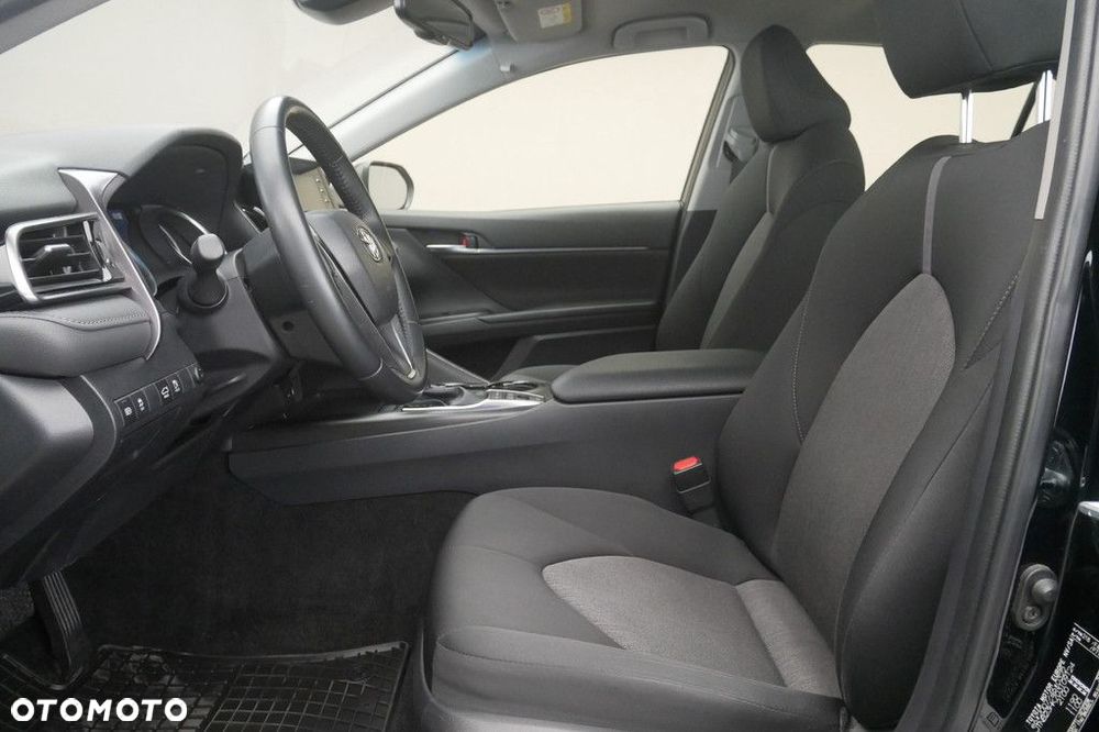 Toyota Camry 2.5 Hybrid Comfort CVT - 12