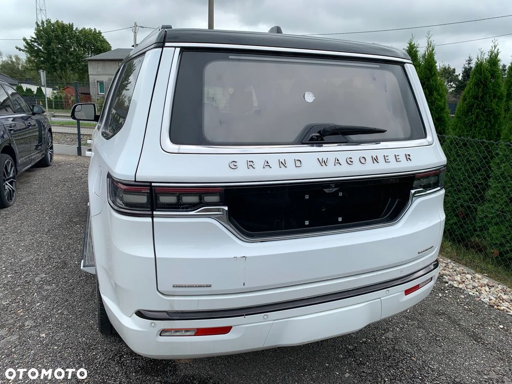 Jeep Grand Wagoneer - 2