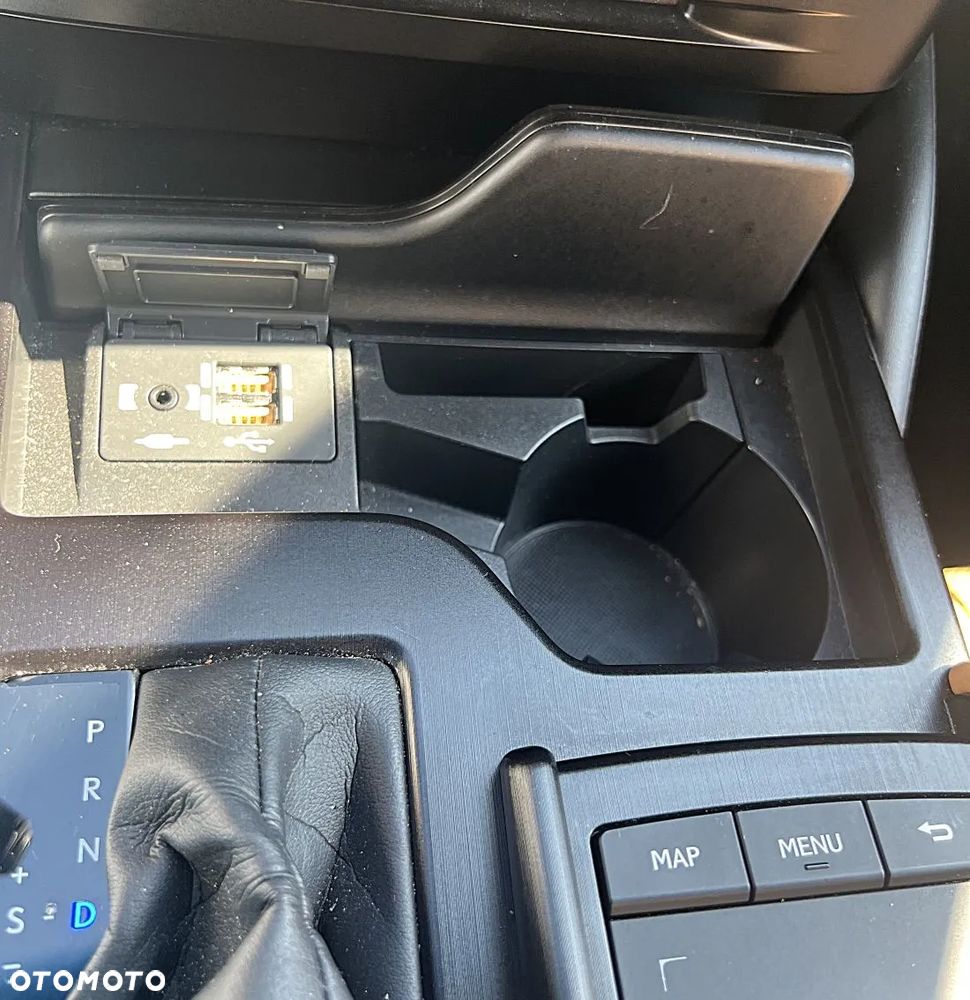 Lexus ES 300h Business Edition - 10