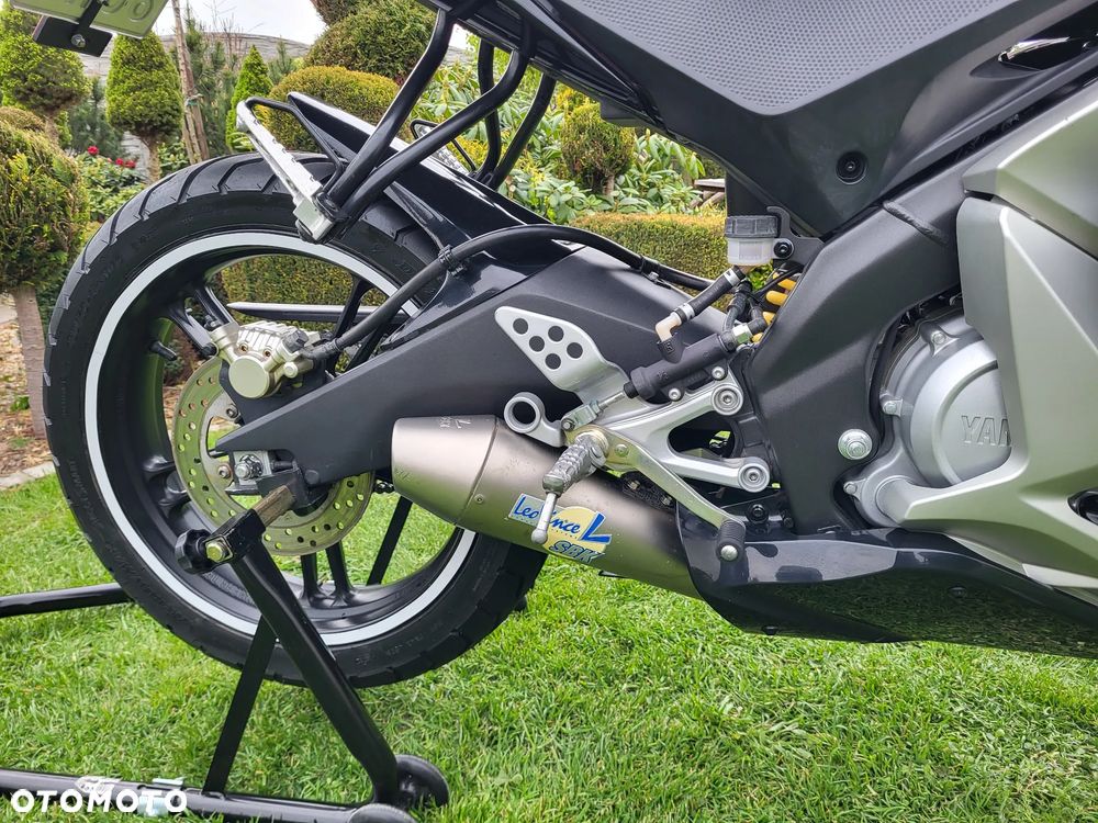Yamaha YZF - 21