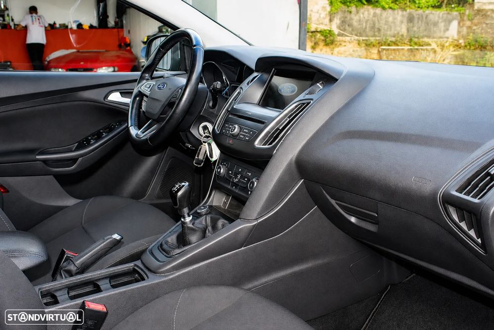Ford Focus 1.0 EcoBoost S&S ACTIVE STYLE - 14
