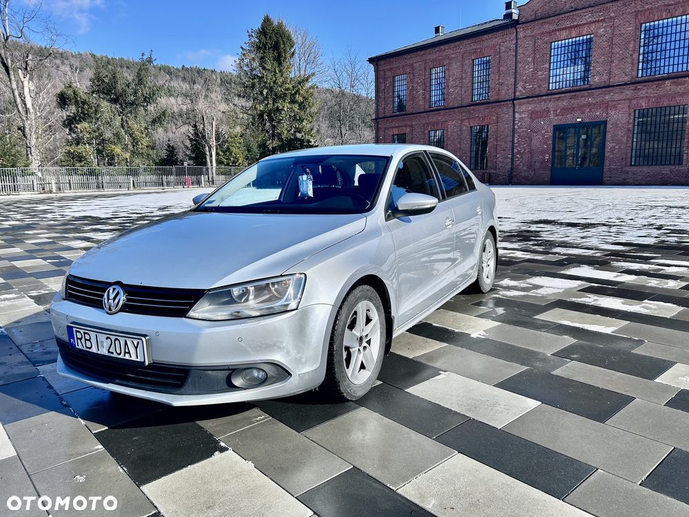 Volkswagen Jetta 1.6 TDI Comfortline - 3
