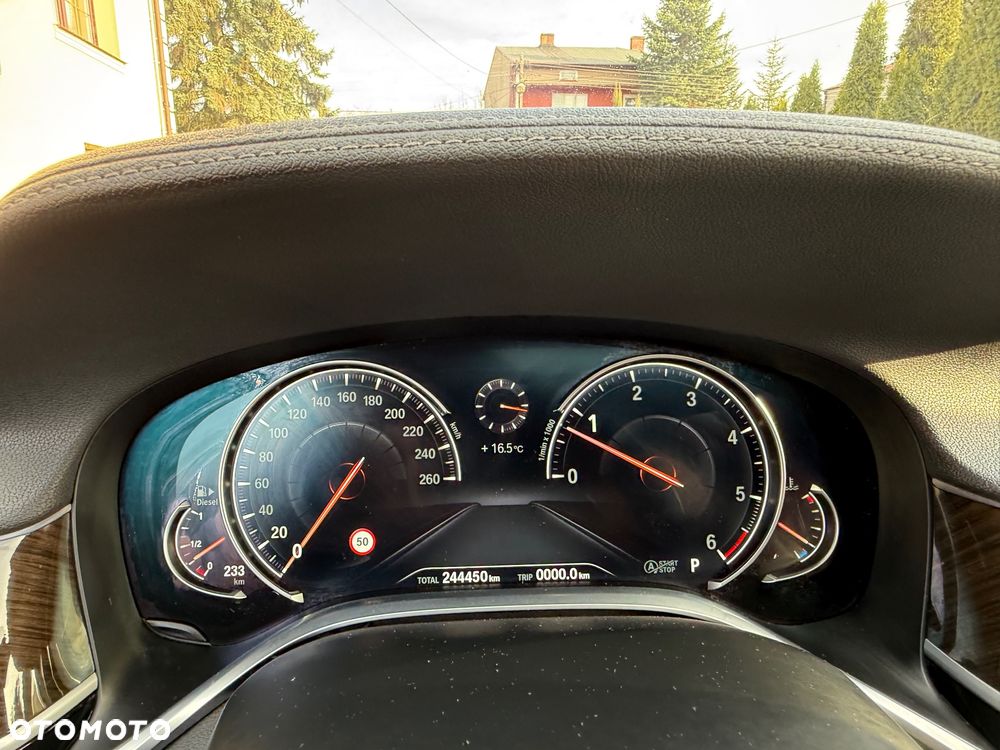 BMW Seria 7 740d xDrive - 27