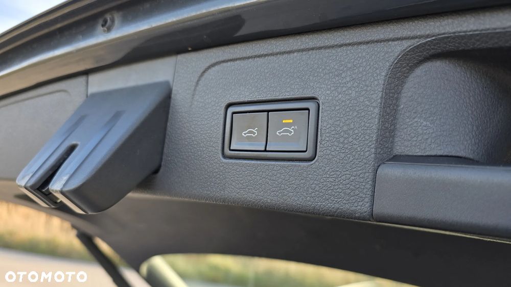 Volkswagen Passat - 17