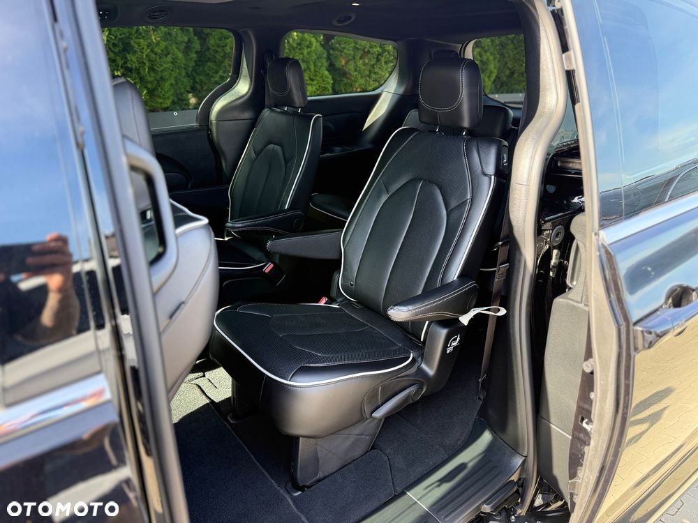 Chrysler Pacifica - 26