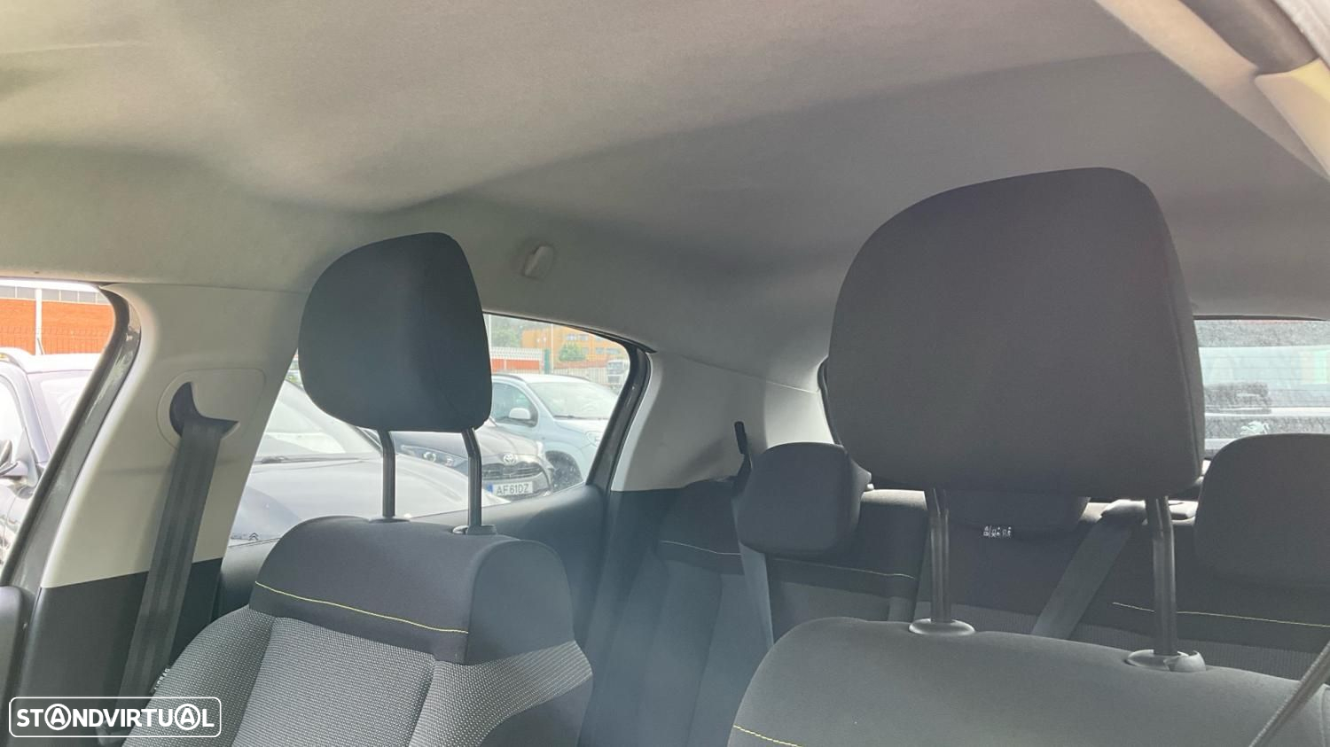 Citroën C3 1.2 PureTech C-Series - 12