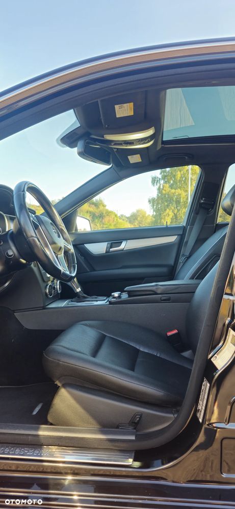 Mercedes-Benz Klasa C 250 CGI Automatik BlueEFFICIENCY SPORT EDITION - 9