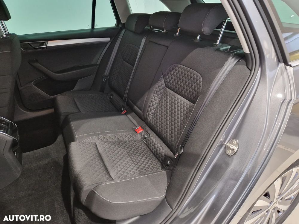 Skoda Superb Combi 2.0 TDI DSG Ambition - 9