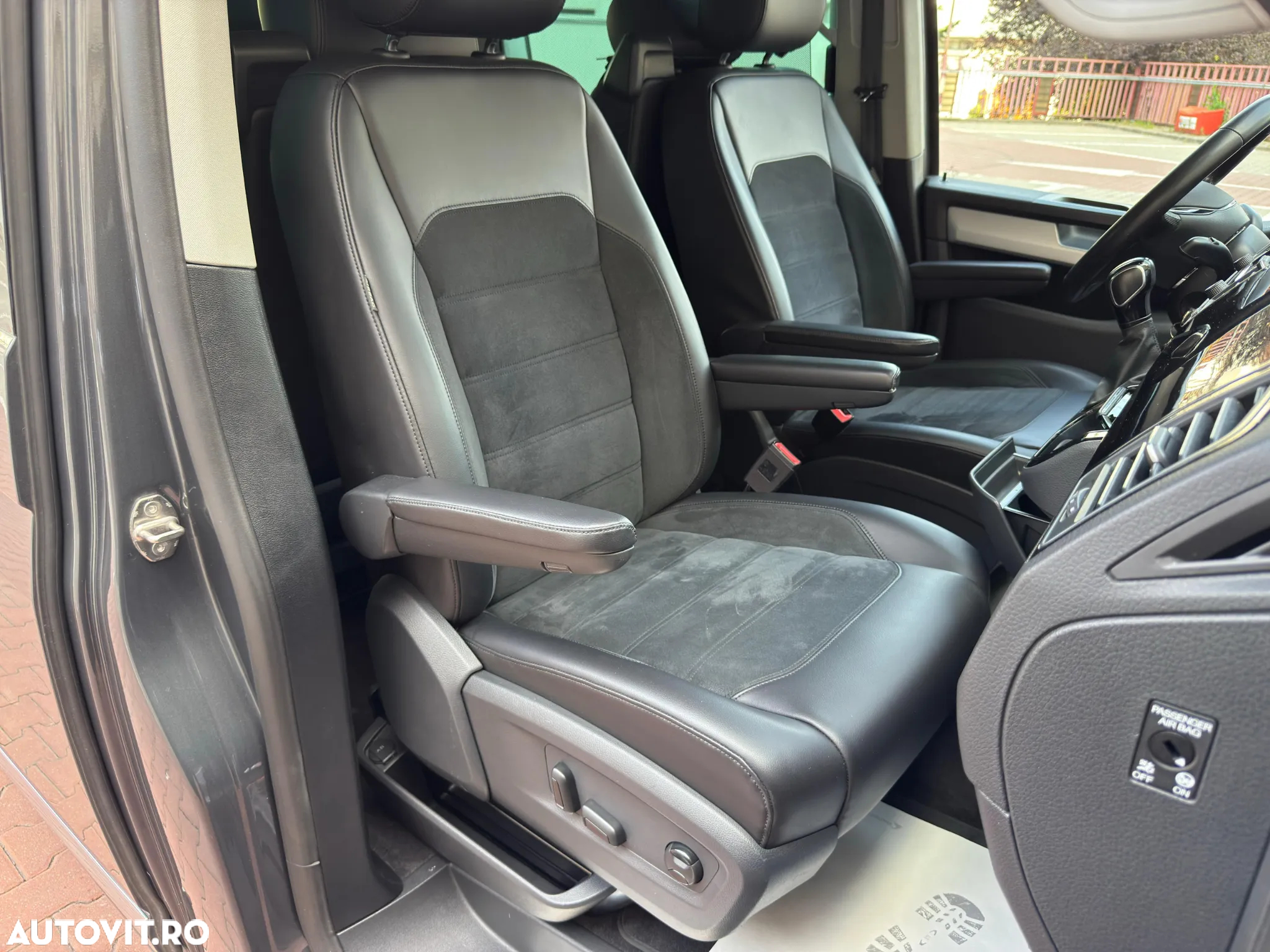 Volkswagen Multivan - 28