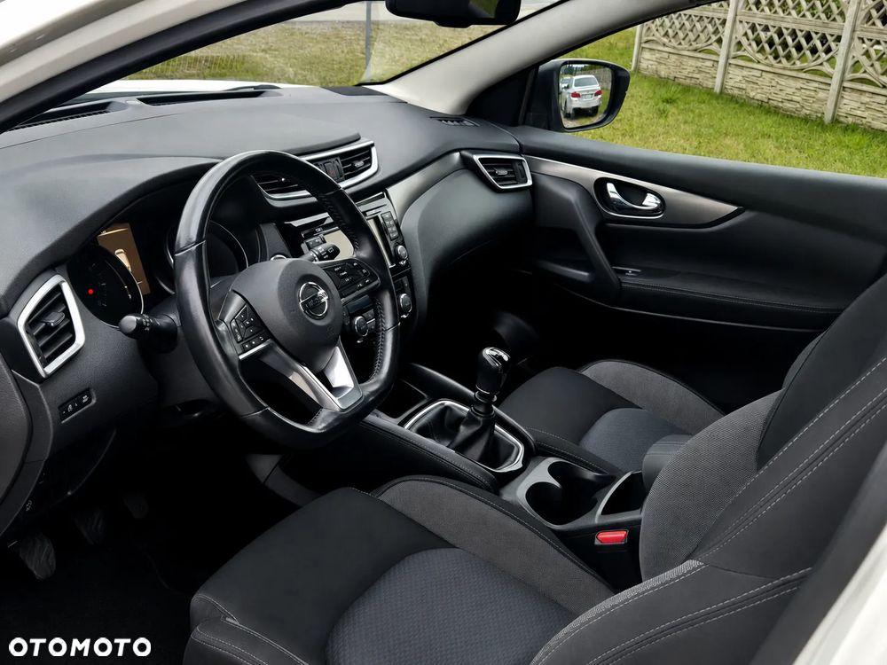 Nissan Qashqai 1.2 DIG-T N-Connecta EU6 - 10