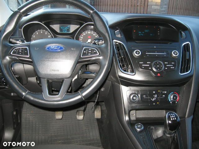 Ford Focus 1.6 Trend - 12