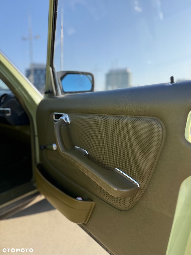 Mercedes-Benz W123 - 17