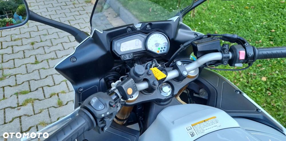 Yamaha FZ8 - 12