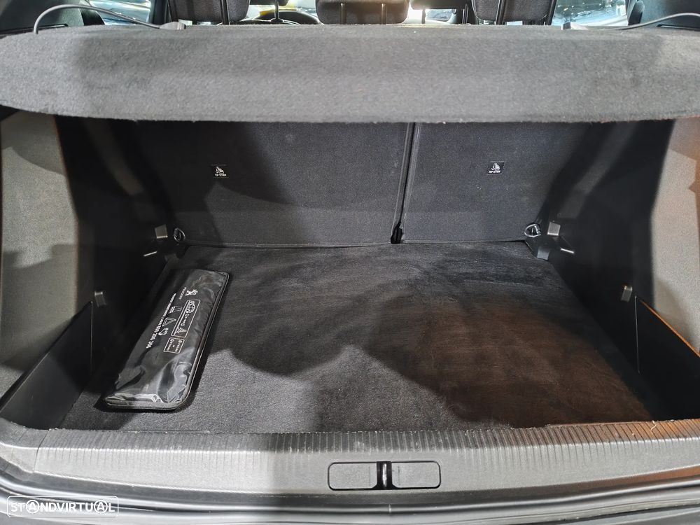 Peugeot 2008 1.2 Hybrid Allure e-DCS6 - 4