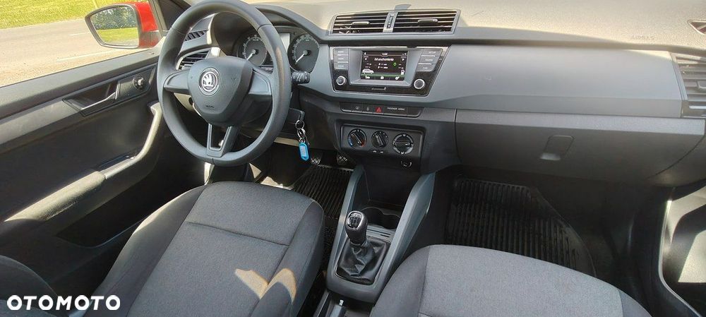 Skoda Fabia 1.0 Style Color - 9