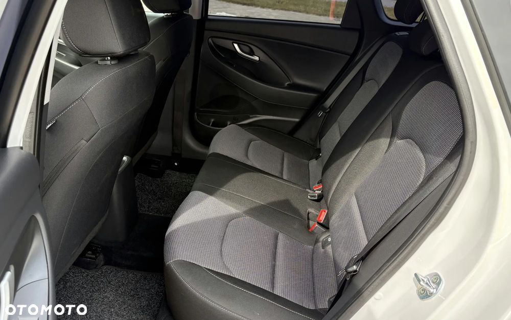 Hyundai i30 1.4 Passion - 23