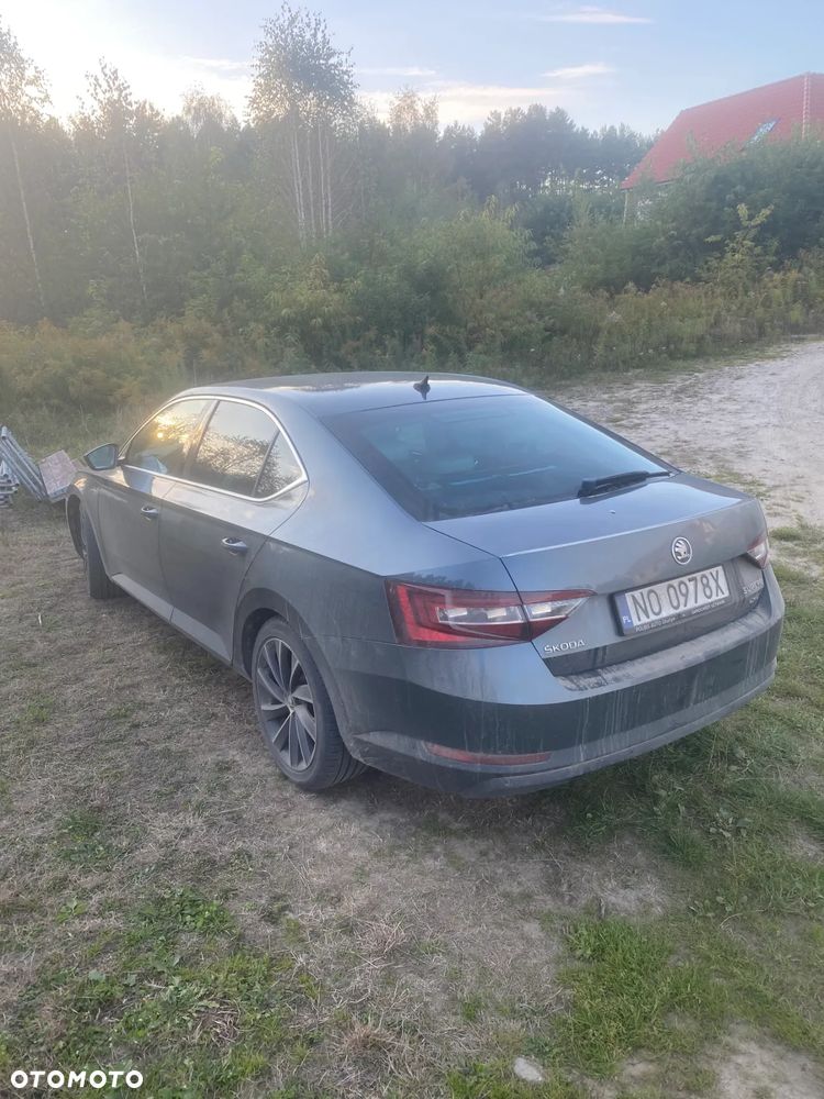 Skoda Superb 2.0 TDI 4x4 L&K DSG - 3