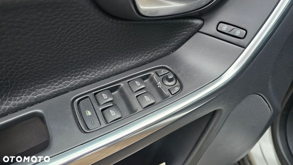 Volvo XC 60 D3 Momentum - 14